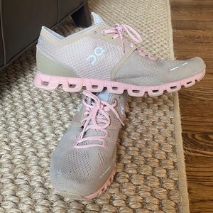 On Cloud Cloud Flow Tennis Shoes